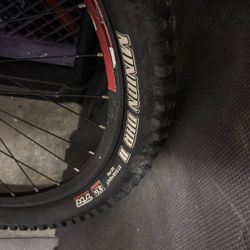 Maxxis Minion DHR 27.5 Tires