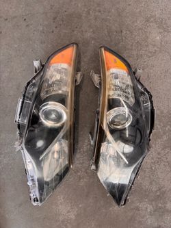 2013 Toyota Camry  Headlights