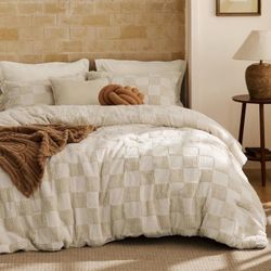 Bedsure 3 PCS Comforter Set Beige Tufted Checkered Farmhouse-Style Distressed (Available in Queen & King)