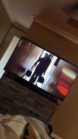 75 inch comes with remote