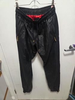 En noir pants