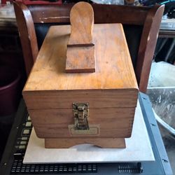 Vintage shoe shine box 