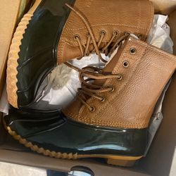 New In Box Snow Boots 