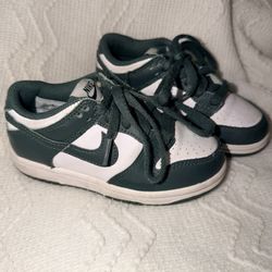 Nike Size 11 toddler 