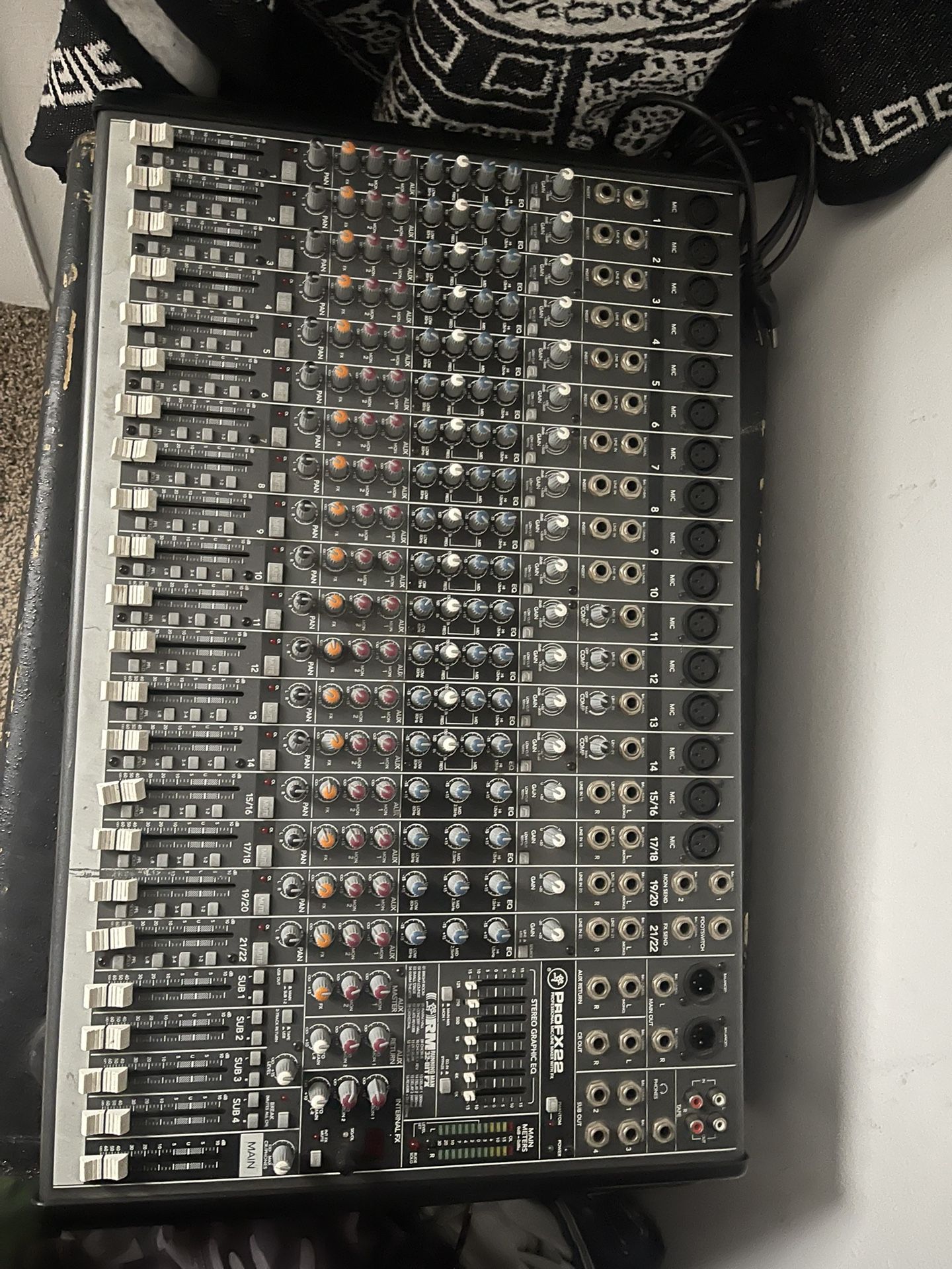 Mixer PROFX22 MAKIE USED