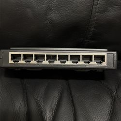 DYNEX 10/100 Ethernet Switch