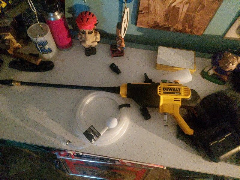 Dealt Sparyer, Angle Grinder, Grinder,and Charger 