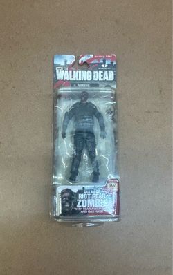 2013 MCFARLANE Toys AMC The Walking Dead SERIES Four “GAS MASK RIOT GEAR ZOMBIE” Action FIGURE 👀 (please read description)