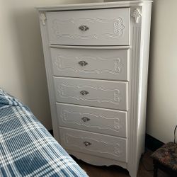 All White Bedroom Suit