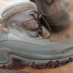 Columbia (Kids) Waterproof Boots