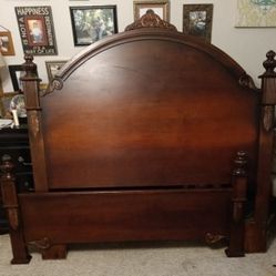 Queen Size Bedroom Set  From Bassett Furniture. High Quality! 