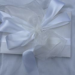 Wedding Guest Book White Beverly Clark 38A Tres Beau