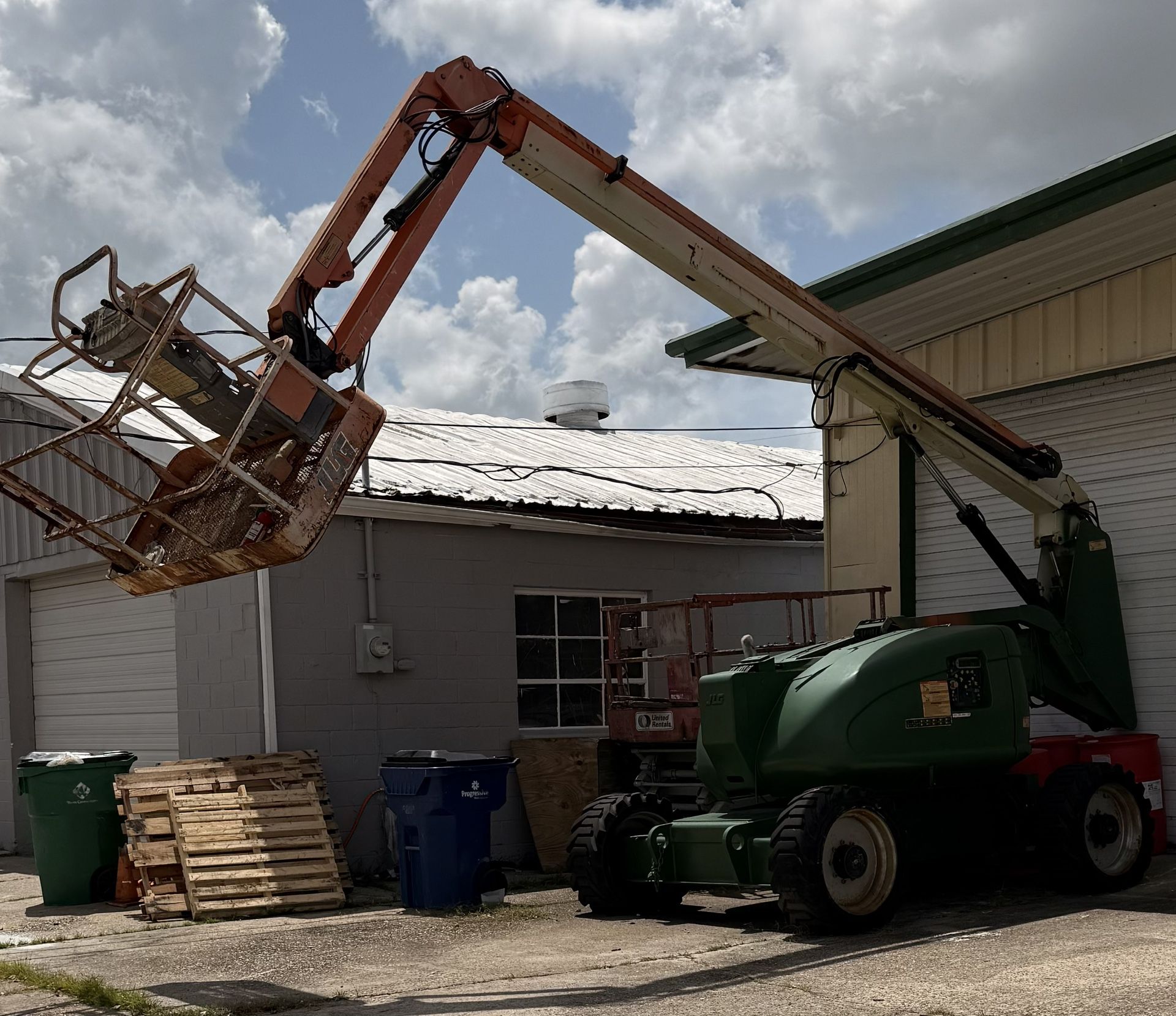 2005 JLG 600AJ