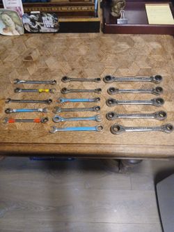 Assorted Husky ratcheting wrenches
