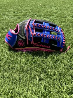 Custom Baseball & Softball Gloves
