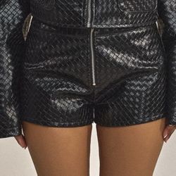 ⭐️MARS THE LABEL FAYE SHORTS⭐️ MEDIUM