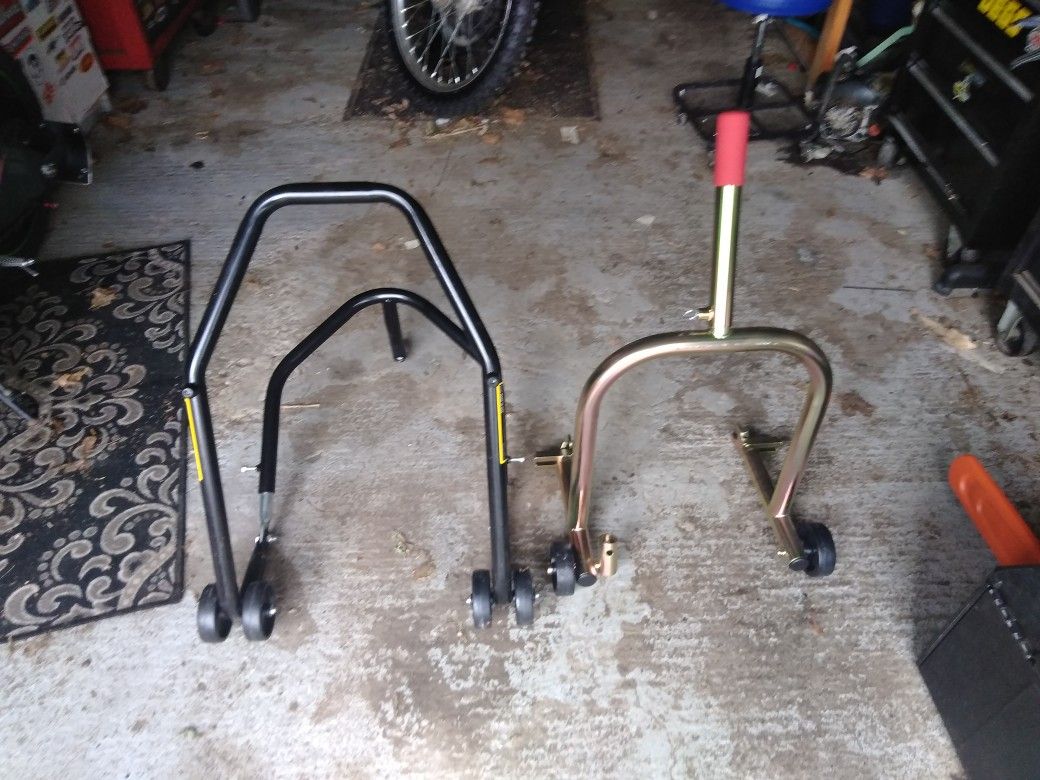 Photo Pitbull and woodcraft motorcycle stands