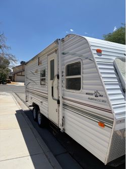 Clean 2001 trailer 22 feet