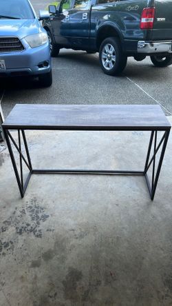 Table or entry way banch