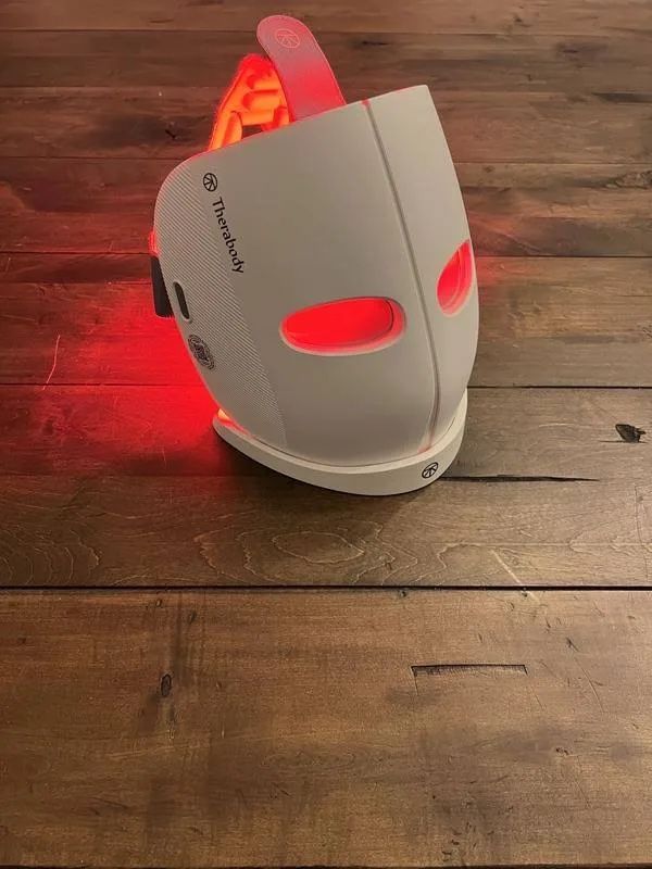 Therabody LED Light Therapy Mask / Beauty and skincare / Red Light Therapy