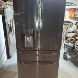 LG 36" 4 Door W/ Door In Door Craft Ice Refrigerator
