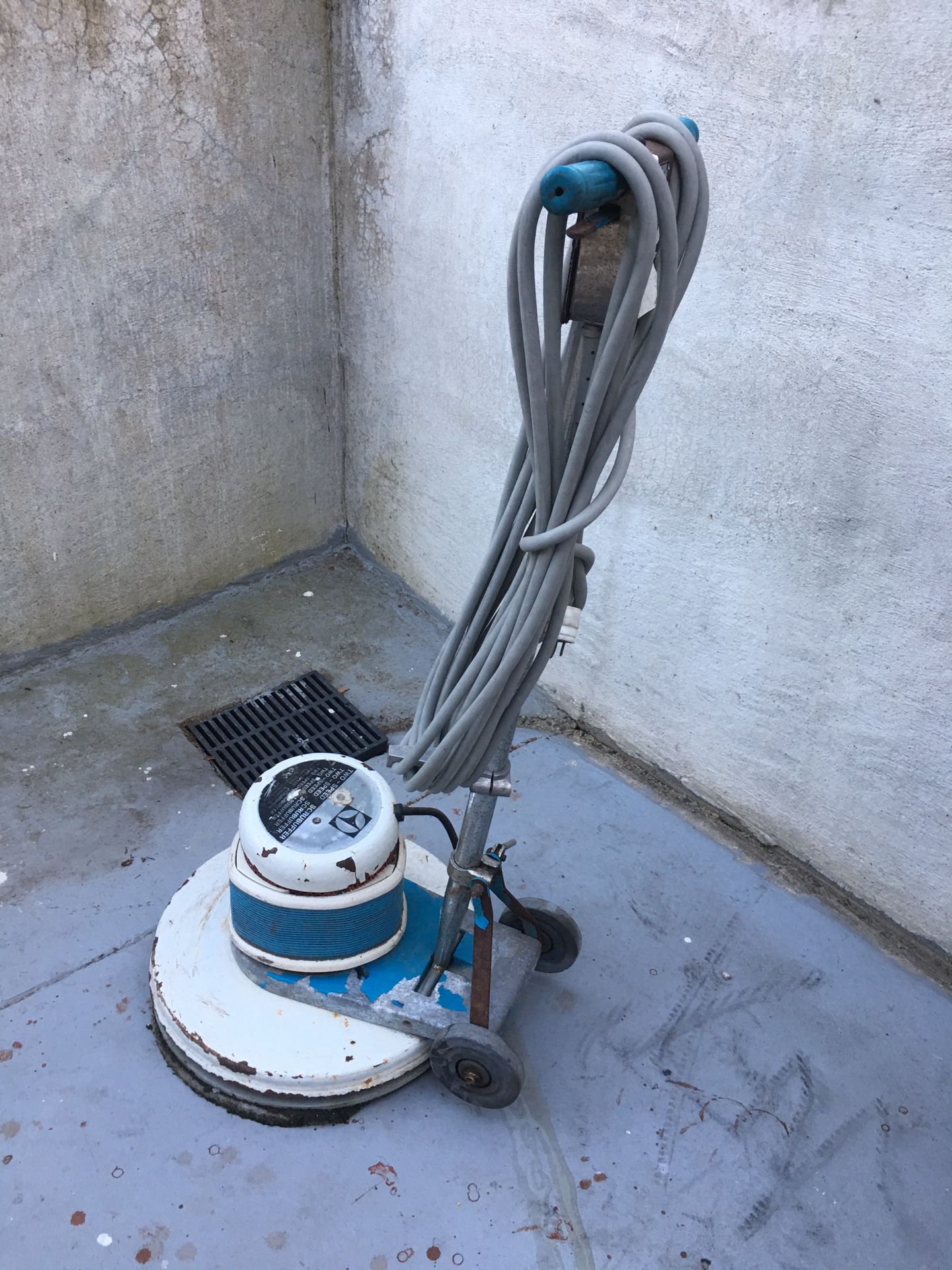Floor Scrubber / Buffer - Great Working Condition