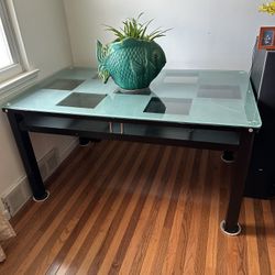 Dining temper glass table (please read description)