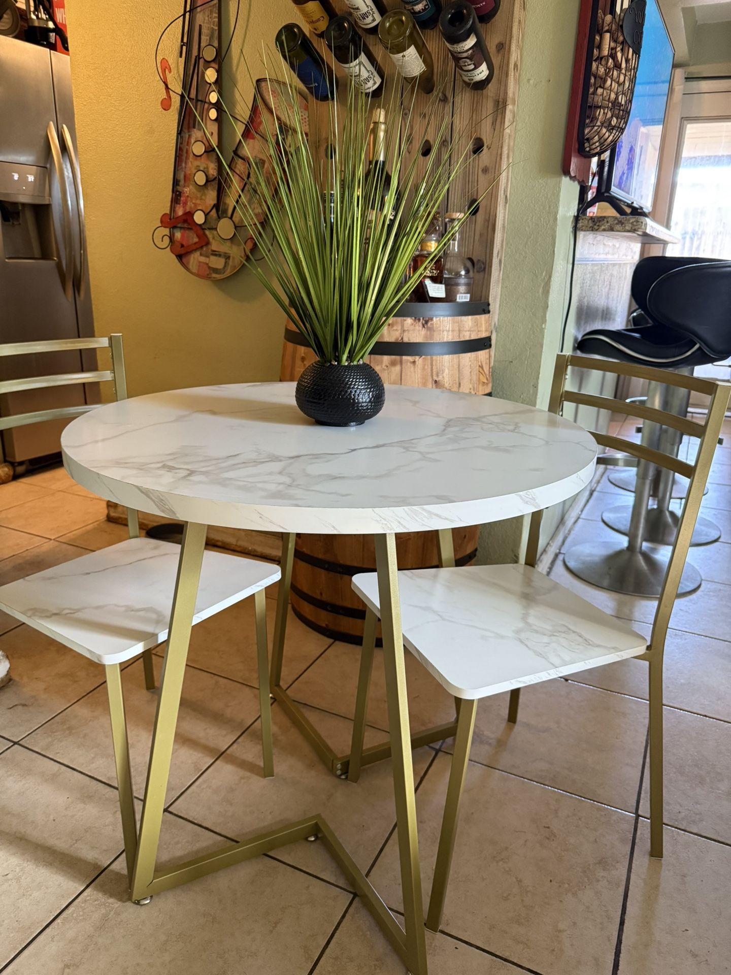Kilwin 3-Piece White/Gold Modern 