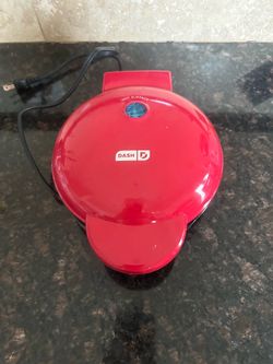 Dash Red mini 8” tortilla Quesadilla maker
