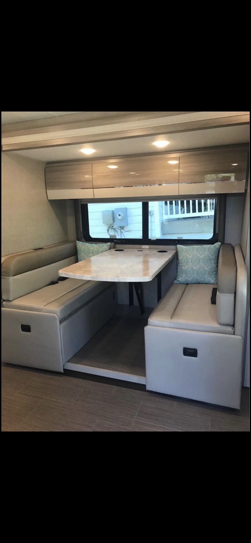 Luxury 2023 Thor Delano Motorhome For Sale 5k Miles for Sale in Oviedo