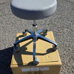 NEW HAUSMANN HEAVY DUTY ADJUSTABLE LIGHT GRAY STOOL UP TO 400 POUNDS 