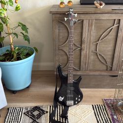 Ibanez GSR200 BK Black 4-String Electric Bass Guitar