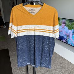 American Rag Men's size t-shirt multicolor