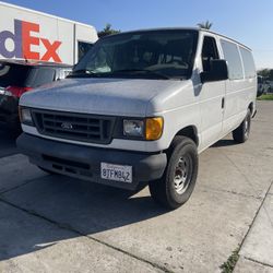 2004 Ford E-150