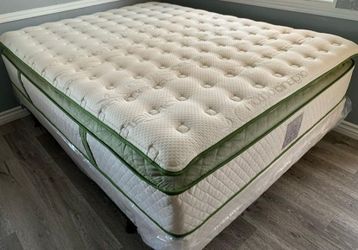 King Organic Elite Hybrid Cool Gel Memory Foam pillow top 14inch Mattress!