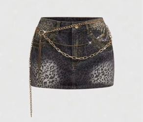 (M) Y2K-inspired grey acid-wash leopard print denim mini skirt