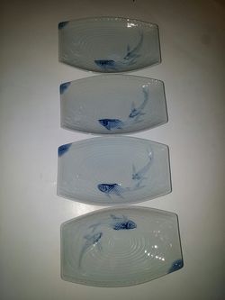 4 Sushi plates