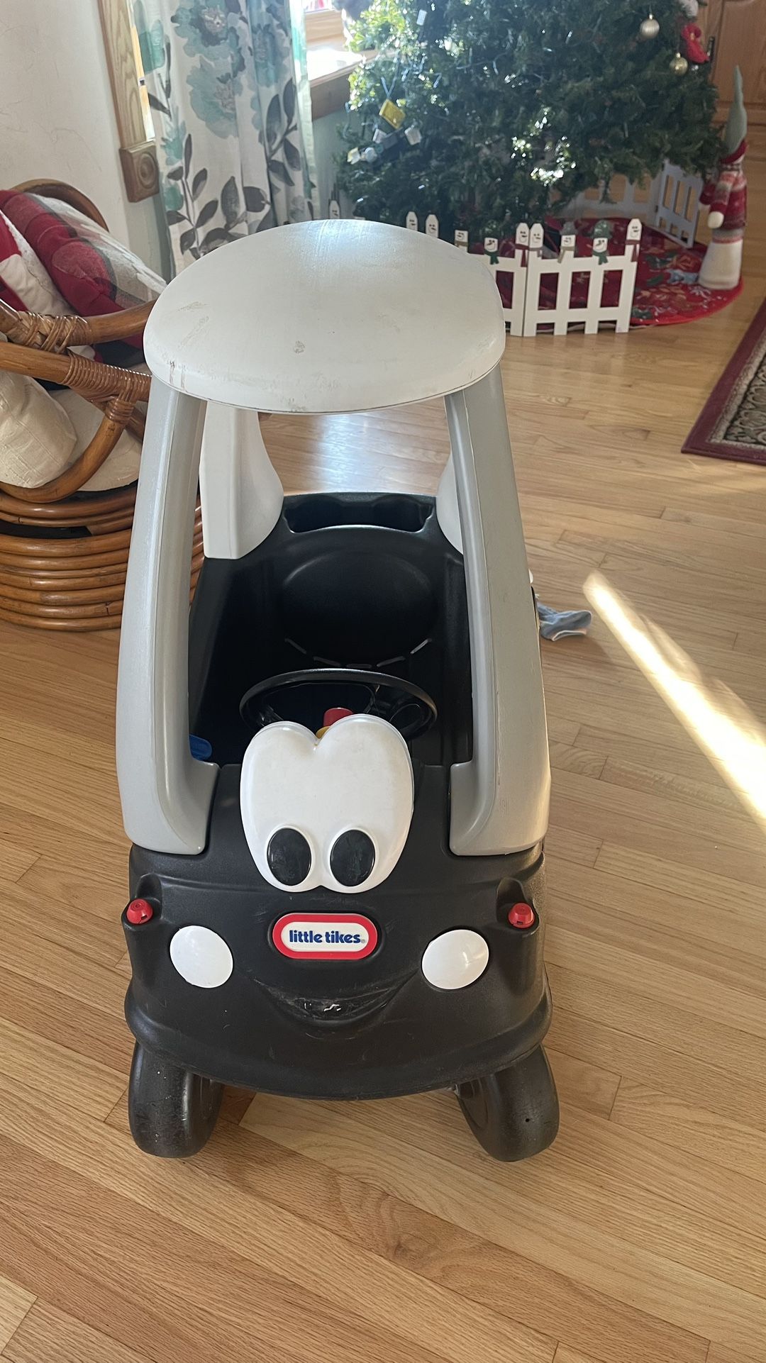 Little Tikes Patrol Cozy Coupe Police Car check more pictures firm price $10