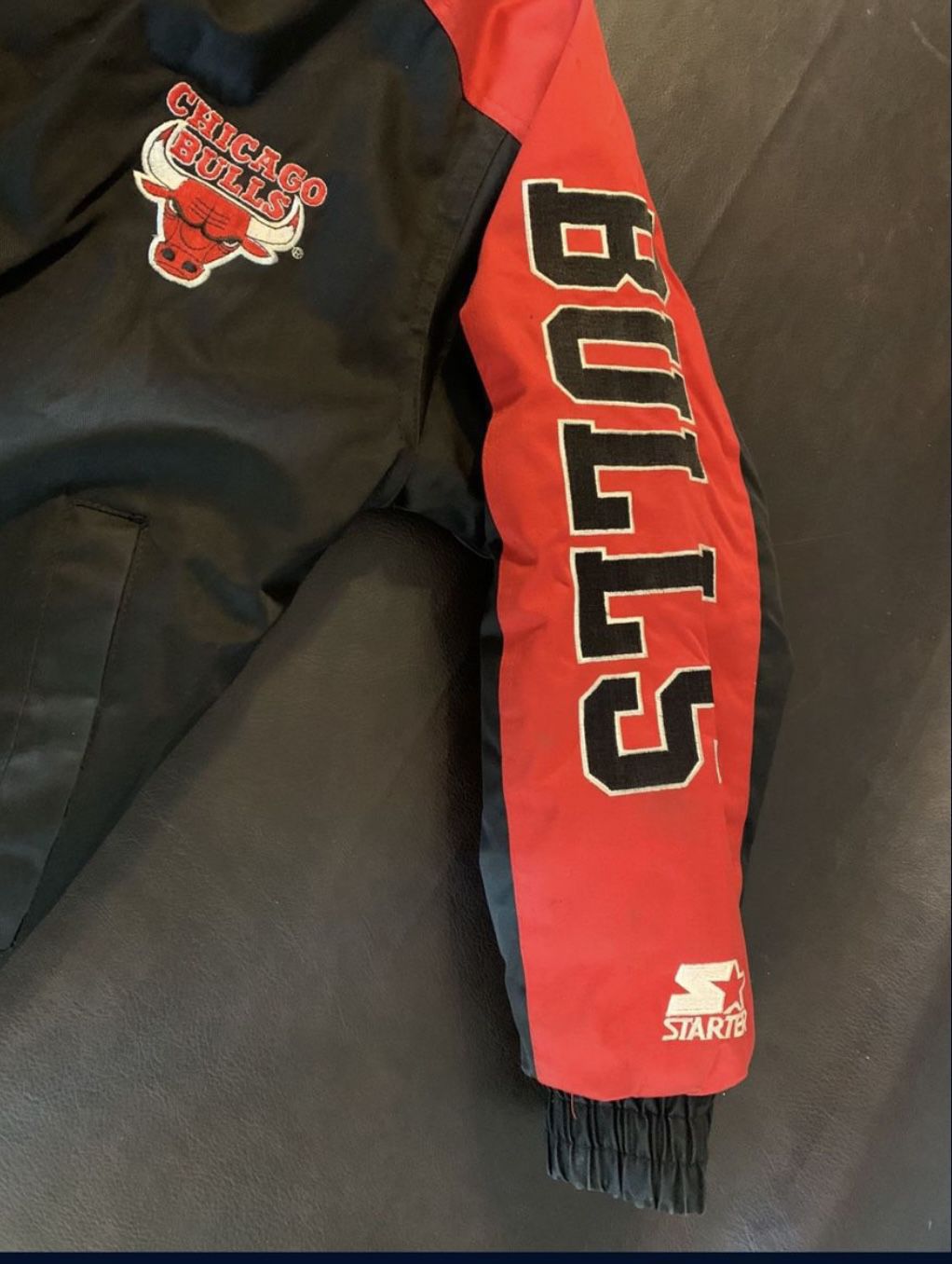 Levi NBA Chicago bulls Jean jacket for Sale in Mackinaw, IL - OfferUp