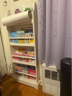 Kids bookshelf/ nursery bookshelf