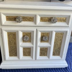 ❤️  2 WHITE & GOLD - SIDE TABLES