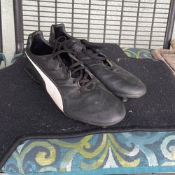 Puma King Soccer Cleats Size 10