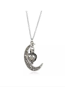 Moon pendant necklace
