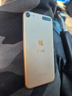 7th Gen ipod touch 32 gig