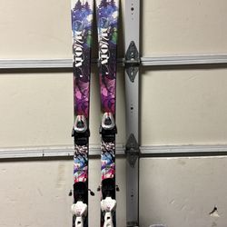 Atomic Skis, 150 Cm For Youth Girls With Bindings And Boots Size 24.5 25.5 26.5 27.5