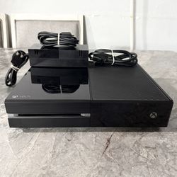 Xbox One 500GB Console With Power Cables and HDMI