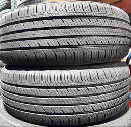 225/60R17 Ironman GR-906 - Par de 2 Llantas en Excelente Condición