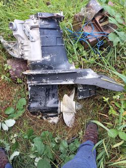 Outboard Motor Lower Unit with Propeller
