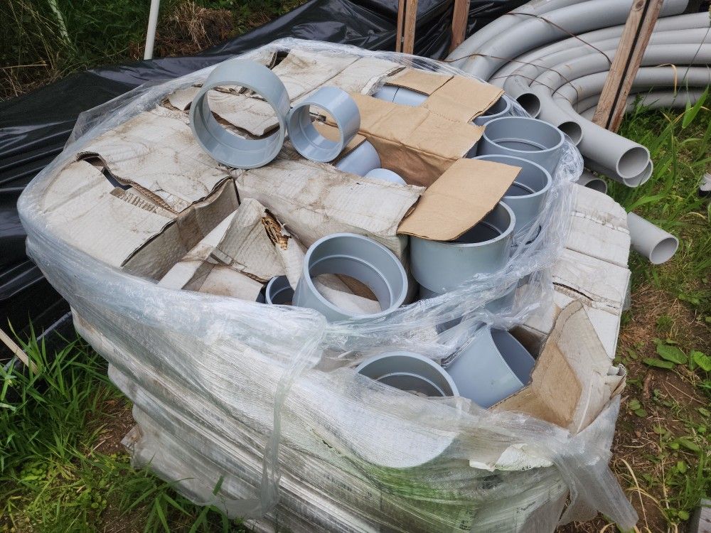 NEW - 4" PVC Coupler