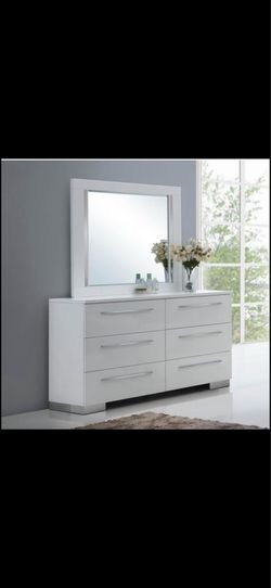 FREE delivery New Classic Furniture Sapphire 6 Drawer Dresser, White